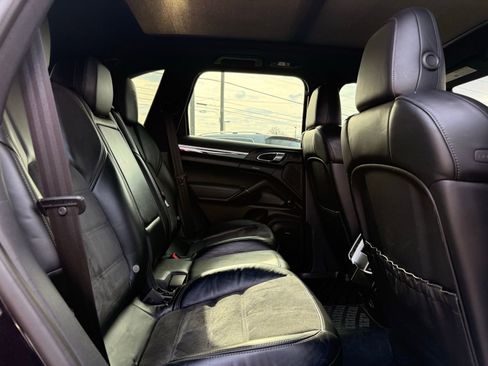 Used 2017 Porsche Cayenne image 29