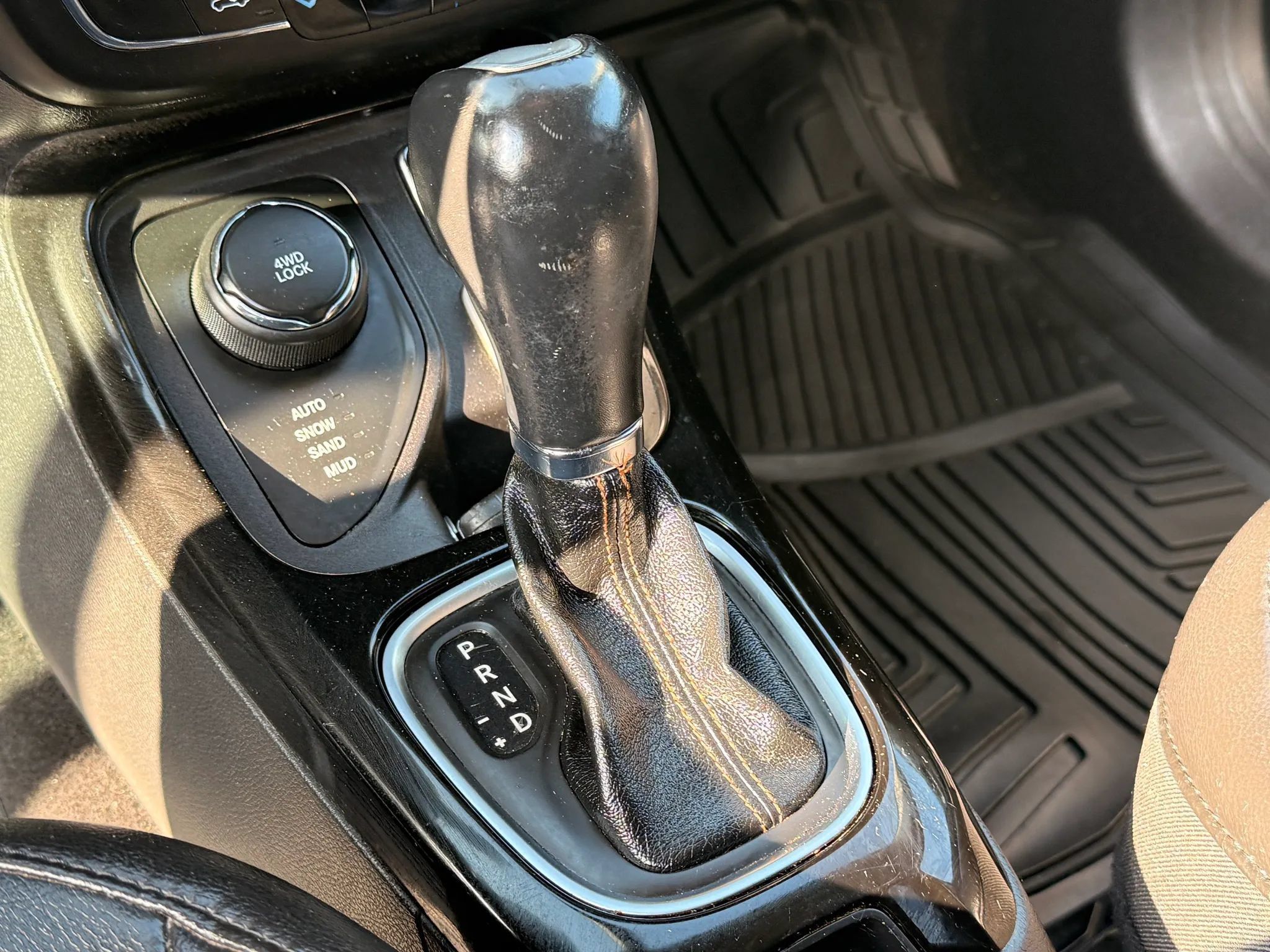Used 2018 Jeep Compass Limited AWD/4WD image 27