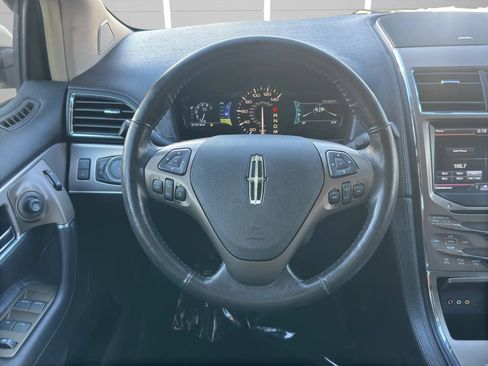 Used 2012 Lincoln MKX AWD image 18