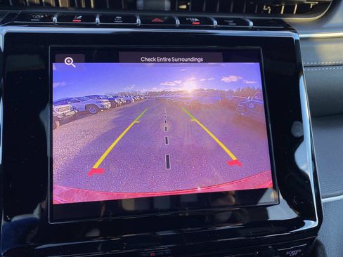 New 2025 Jeep Grand Cherokee Laredo image 12