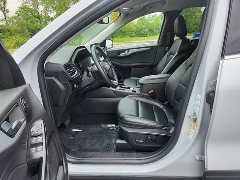 Used 2025 Ford Escape Platinum AWD/4WD image 28