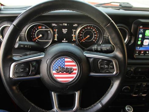 Used 2018 Jeep Wrangler Unlimited Sahara AWD/4WD image 8