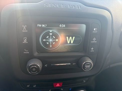 Used 2017 Jeep Renegade Altitude AWD/4WD image 23