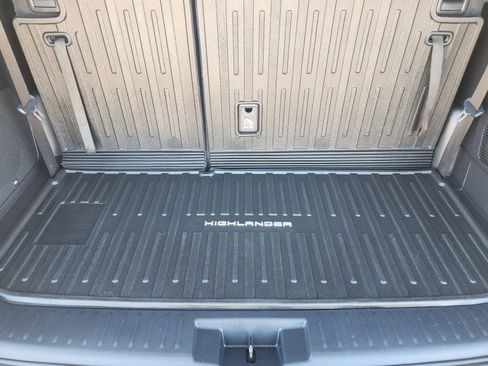 Used 2023 Toyota Highlander XSE image 37