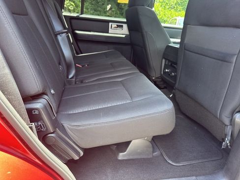 Used 2017 Ford Expedition XLT AWD/4WD image 18