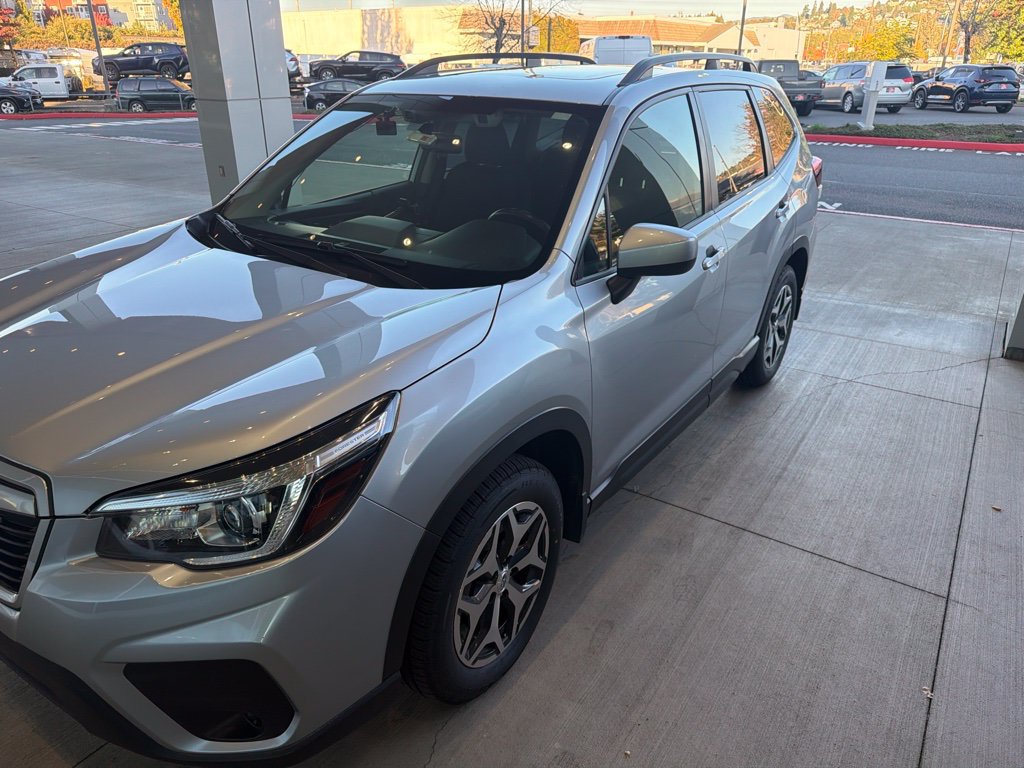 Used 2020 Subaru Forester Premium AWD/4WD image 2