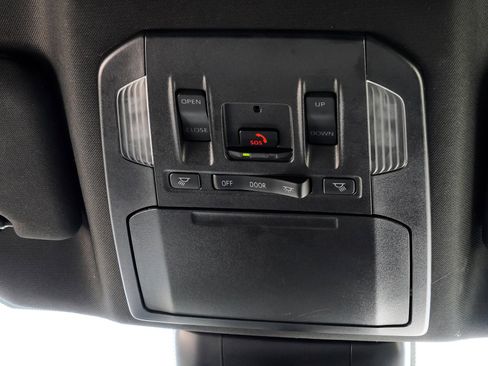 Used 2025 Toyota Highlander XSE AWD/4WD image 33