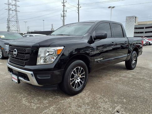 Used 2023 Nissan Titan SV image 19
