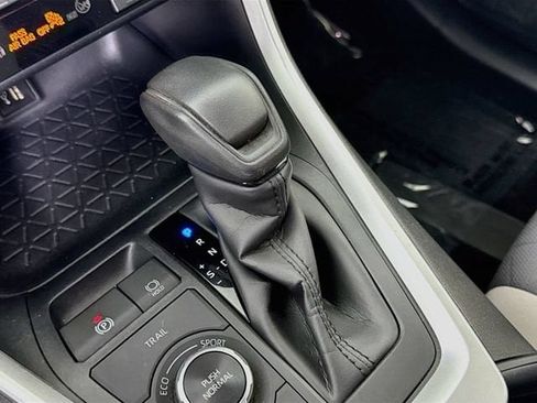 Certified 2023 Toyota RAV4 XLE w/ Convenience Package AWD/4WD image 18
