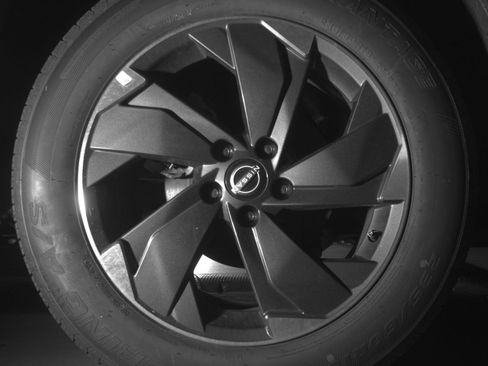 Used 2025 Nissan Rogue SV AWD/4WD image 15