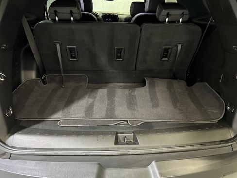 Used 2023 Chevrolet Traverse LT w/ LT Premium Package AWD/4WD image 14