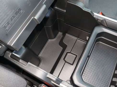 Used 2021 RAM 1500 Big Horn image 30