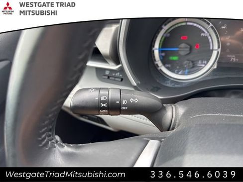 Used 2024 Toyota Highlander XLE AWD/4WD image 12