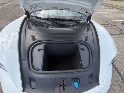 Used 2021 Porsche Taycan RWD image 27