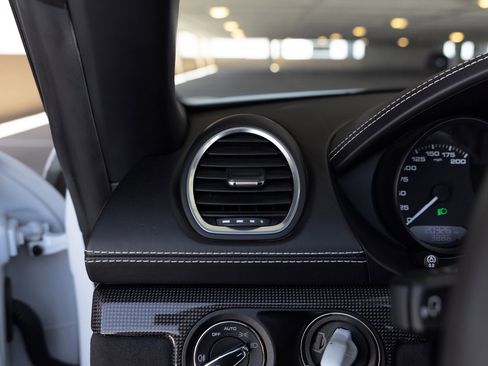 Used 2021 Porsche 718 Boxster Spyder RWD image 53