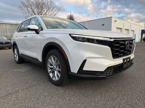 Used 2024 Honda CR-V EX image 3