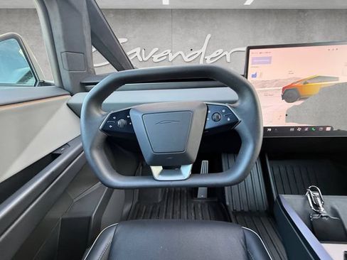 Used 2024 Tesla Cybertruck AWD Crew Cab image 21