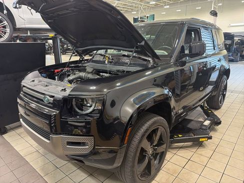 Used 2021 Land Rover Defender 110 X-Dynamic HSE AWD/4WD image 4