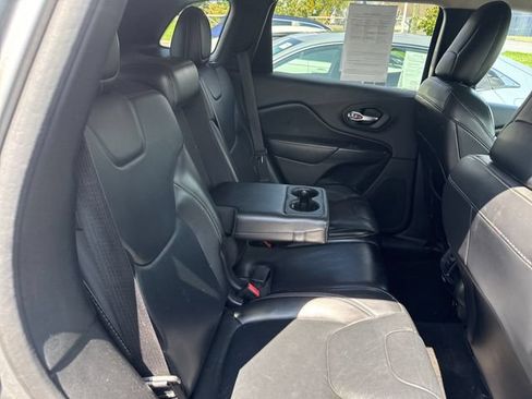 Used 2016 Jeep Cherokee Limited AWD/4WD image 11