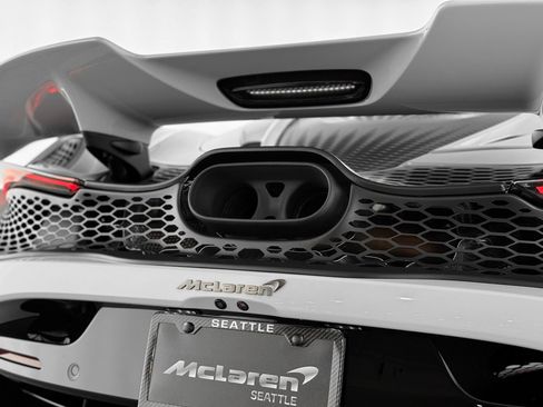 Used 2026 McLaren 750S Spider RWD image 42