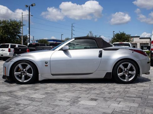 Used 2006 Nissan 350Z Touring RWD image 4
