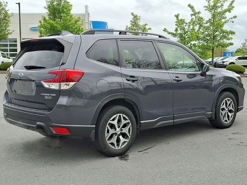 Used 2020 Subaru Forester Premium AWD/4WD image 9