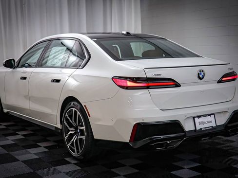 New 2026 BMW 760i xDrive w/ Executive Package AWD/4WD image 18