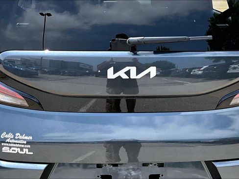 Used 2025 Kia Soul LX w/ LX Technology Package FWD image 24