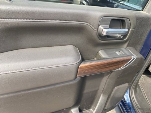 Used 2022 GMC Sierra 2500 SLT w/ SLT Convenience Package image 12