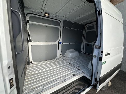 Used 2019 Freightliner Sprinter 3500 image 28