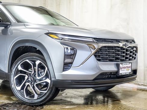 New 2026 Chevrolet Trax RS w/ Driver Confidence Package image 3