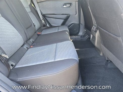 Used 2023 Nissan Rogue SV image 16