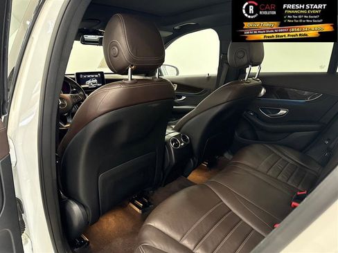Used 2017 Mercedes-Benz GLC 300 300 4MATIC image 35