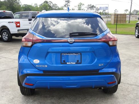 Used 2023 Nissan Kicks SR image 4