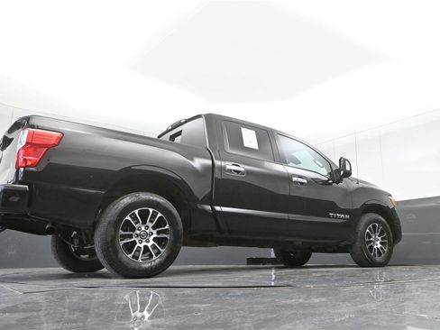 Used 2021 Nissan Titan SV w/ SV Convenience Package image 32