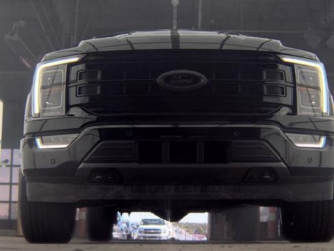 Used 2023 Ford F150 Lariat w/ Equipment Group 502A High AWD/4WD image 3