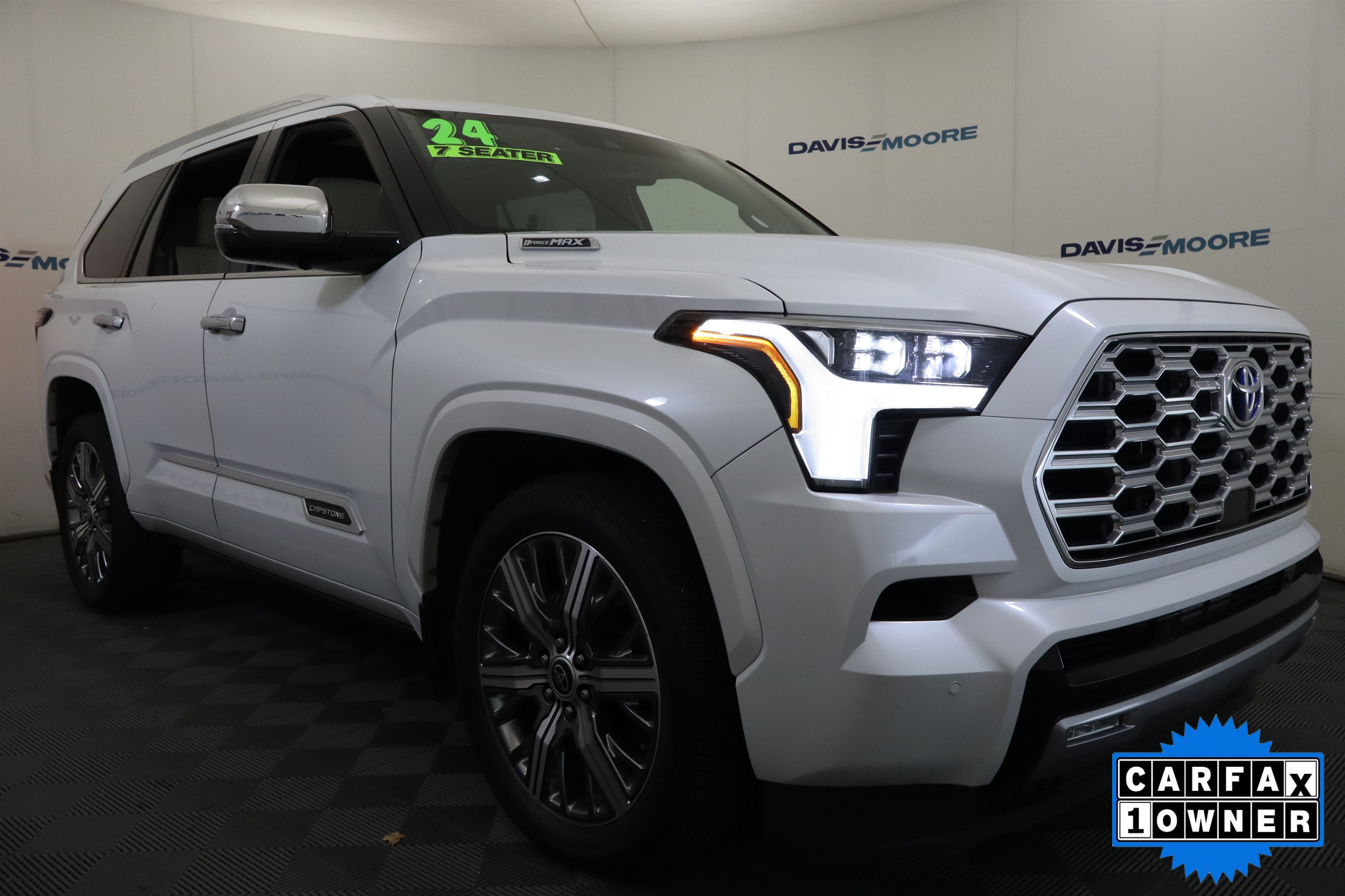 Used 2024 Toyota Sequoia Capstone AWD/4WD image 3