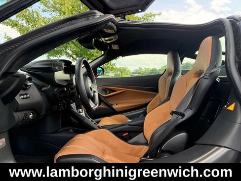 Used 2025 McLaren 750S RWD image 21