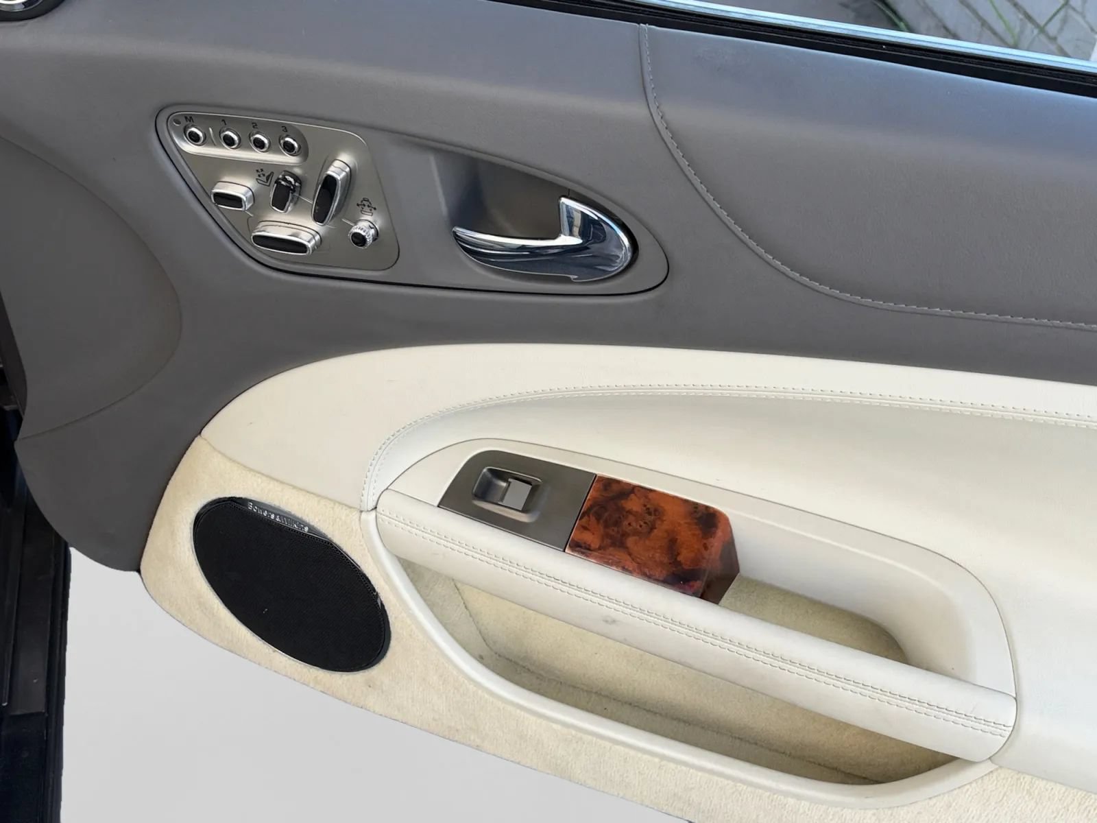 Used 2010 Jaguar XK Convertible RWD image 21