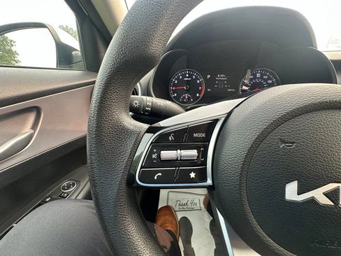 Used 2022 Kia Forte LXS FWD image 15
