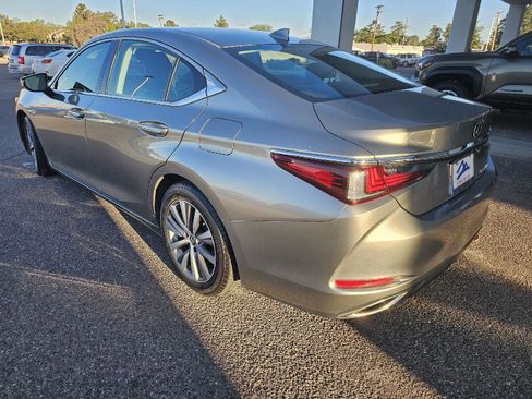 Used 2020 Lexus ES 350 w/ Accessory Package 2 FWD image 3