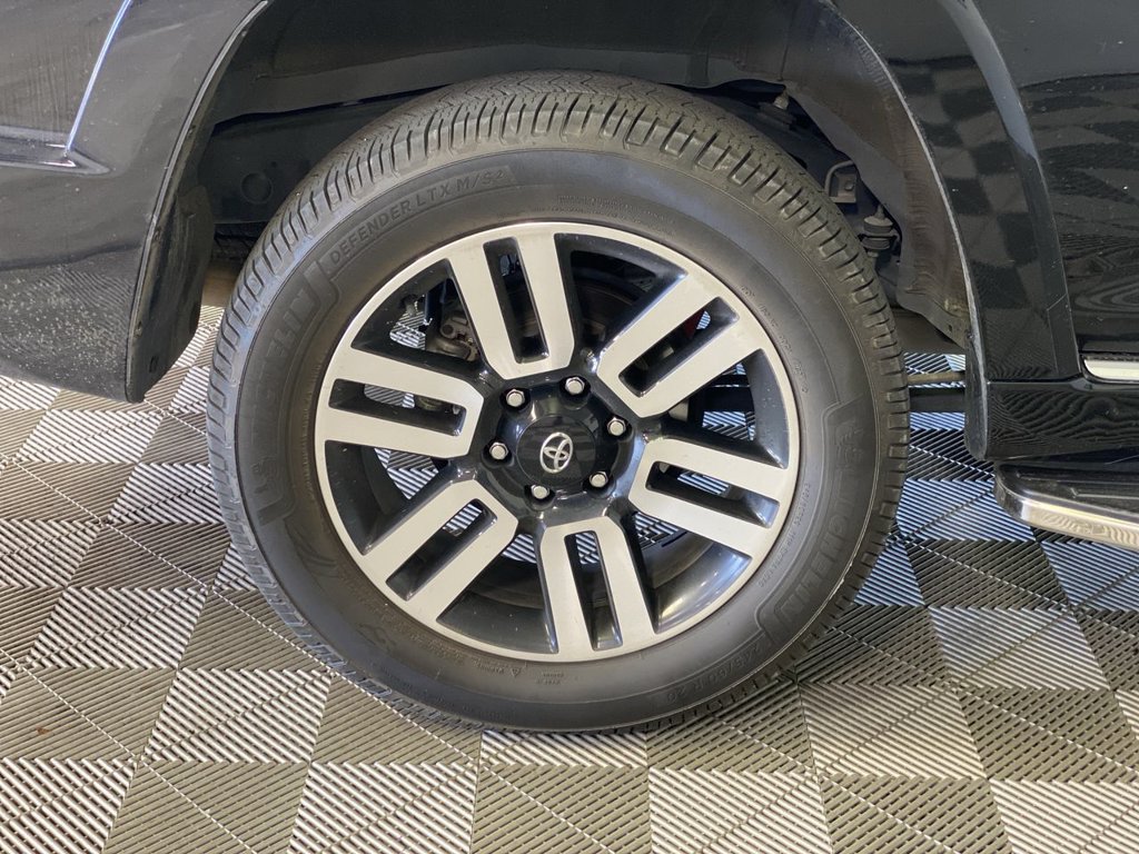 Used 2022 Toyota 4Runner Limited AWD/4WD image 18
