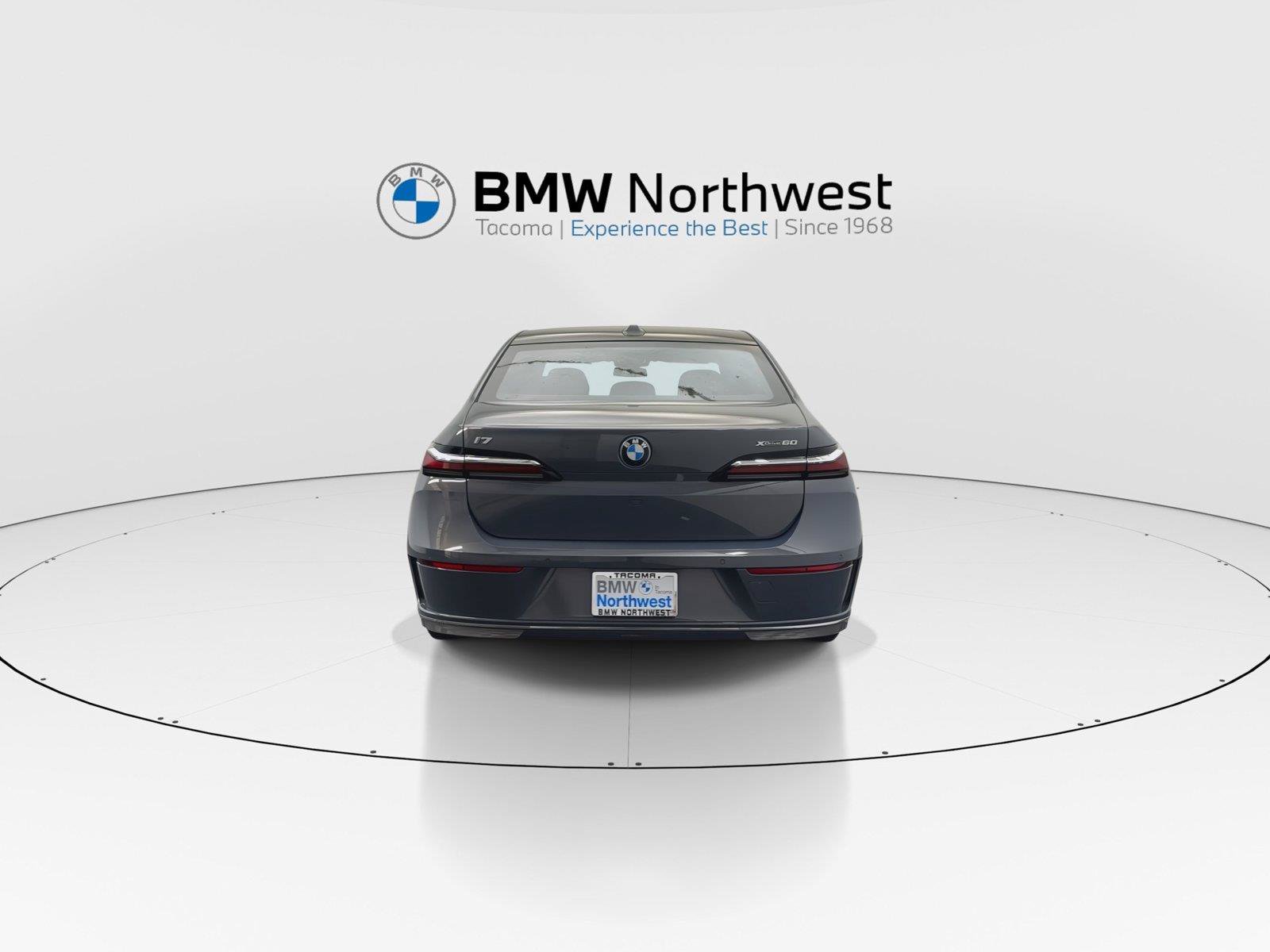 Used 2023 BMW i7 xDrive60 AWD/4WD image 2