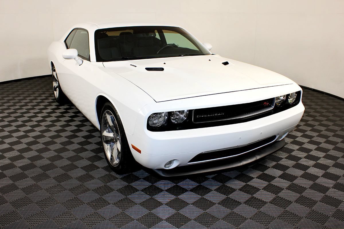 Used 2012 Dodge Challenger R/T RWD image 4