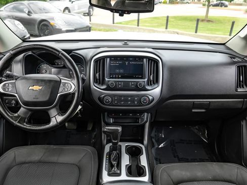 Used 2019 Chevrolet Colorado LT w/ LT Convenience Package RWD image 12