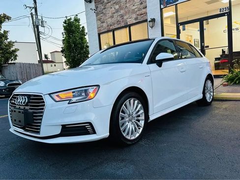 Used 2018 Audi A3 e-tron Premium image 8