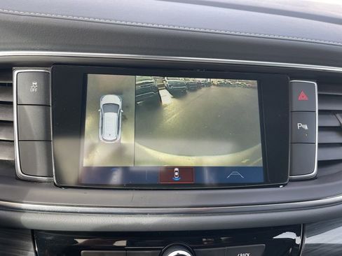 Used 2019 Buick Enclave Essence image 28