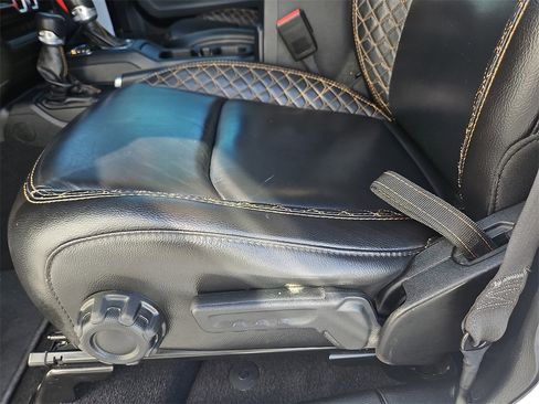 Used 2021 Jeep Gladiator Overland image 22