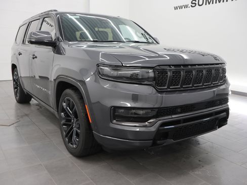 Used 2022 Jeep Grand Wagoneer Series II AWD/4WD image 2