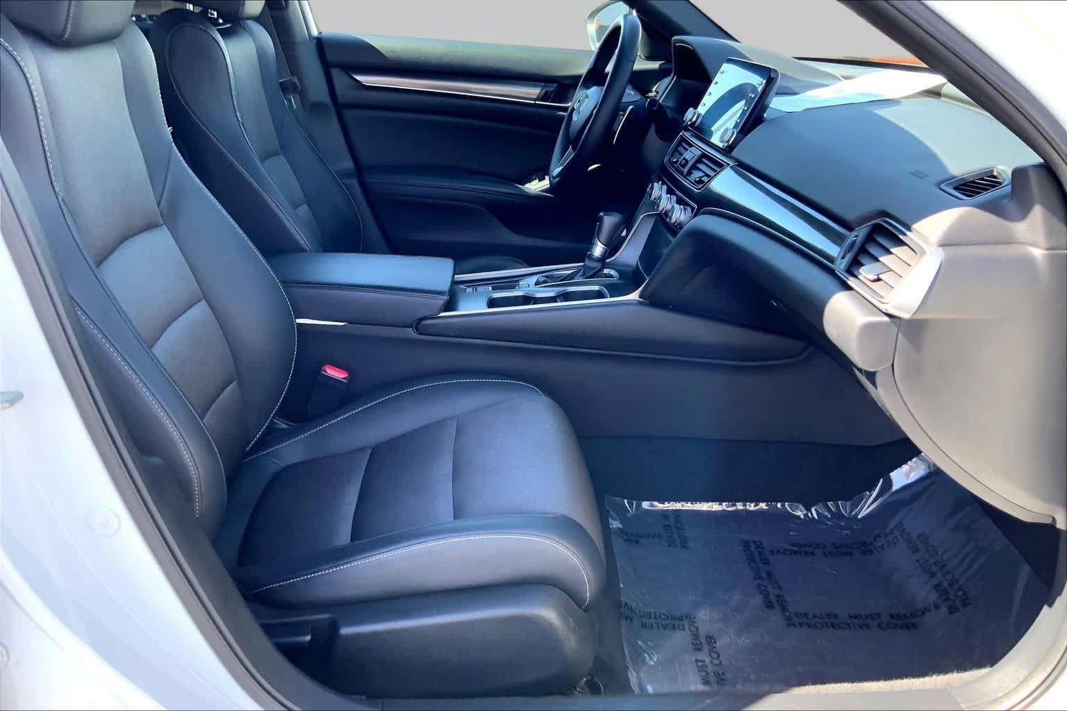 Used 2018 Honda Accord Sport image 8